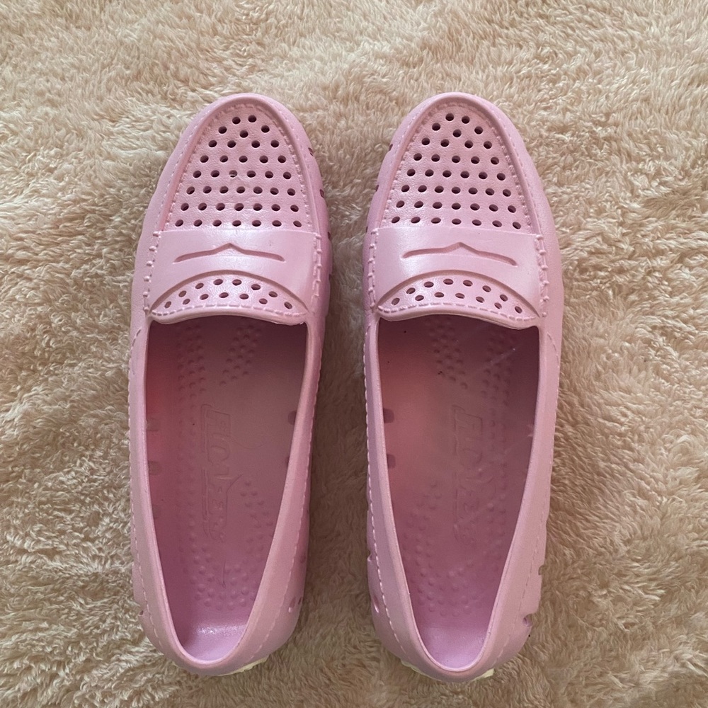 Pink Floafers Perforated Loafers. Sz 7.
